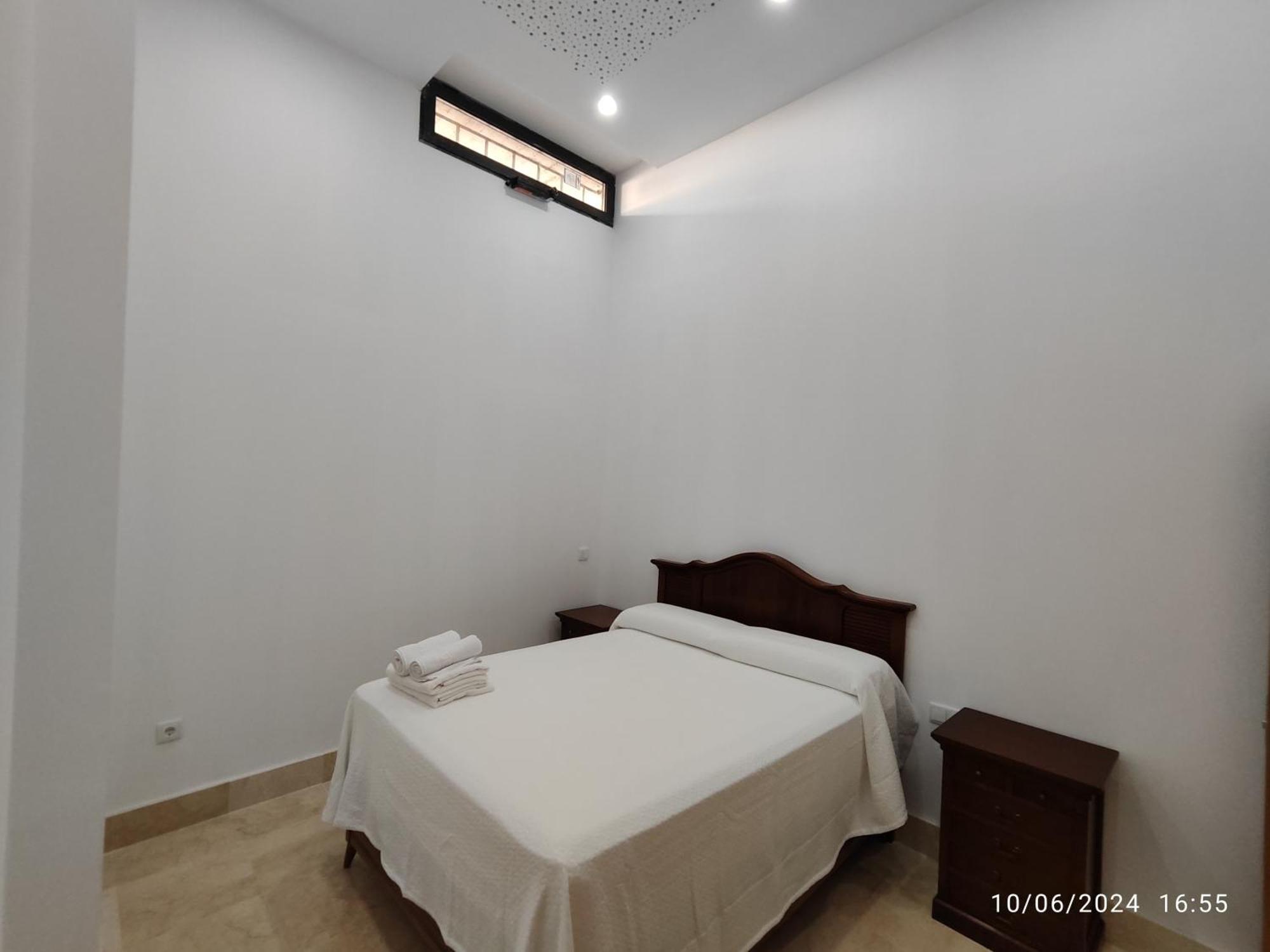 Apartamentos Luxury Playa Victoria Кадис Экстерьер фото